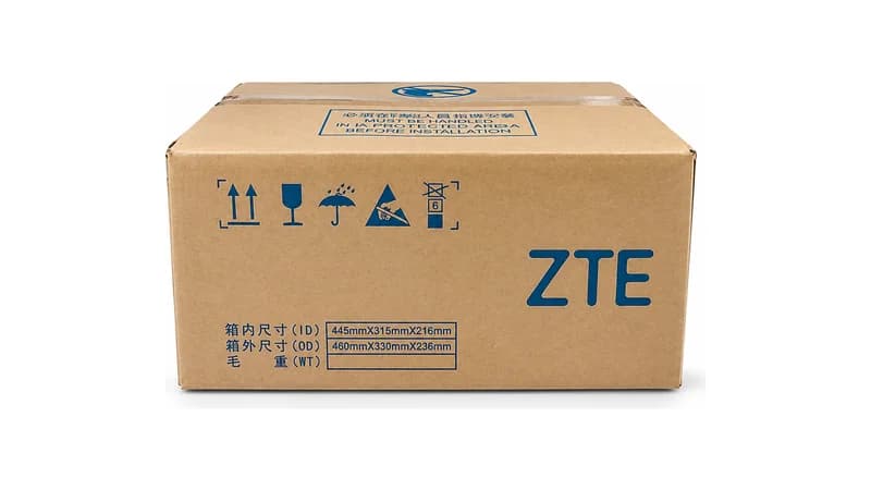 وحدة مقوم اتصالات صناعية ZTE ZXD1500 V4.0 جهد 48 فولت وتيار 30 أمبير في منتصف خلفية بيضاء نقية