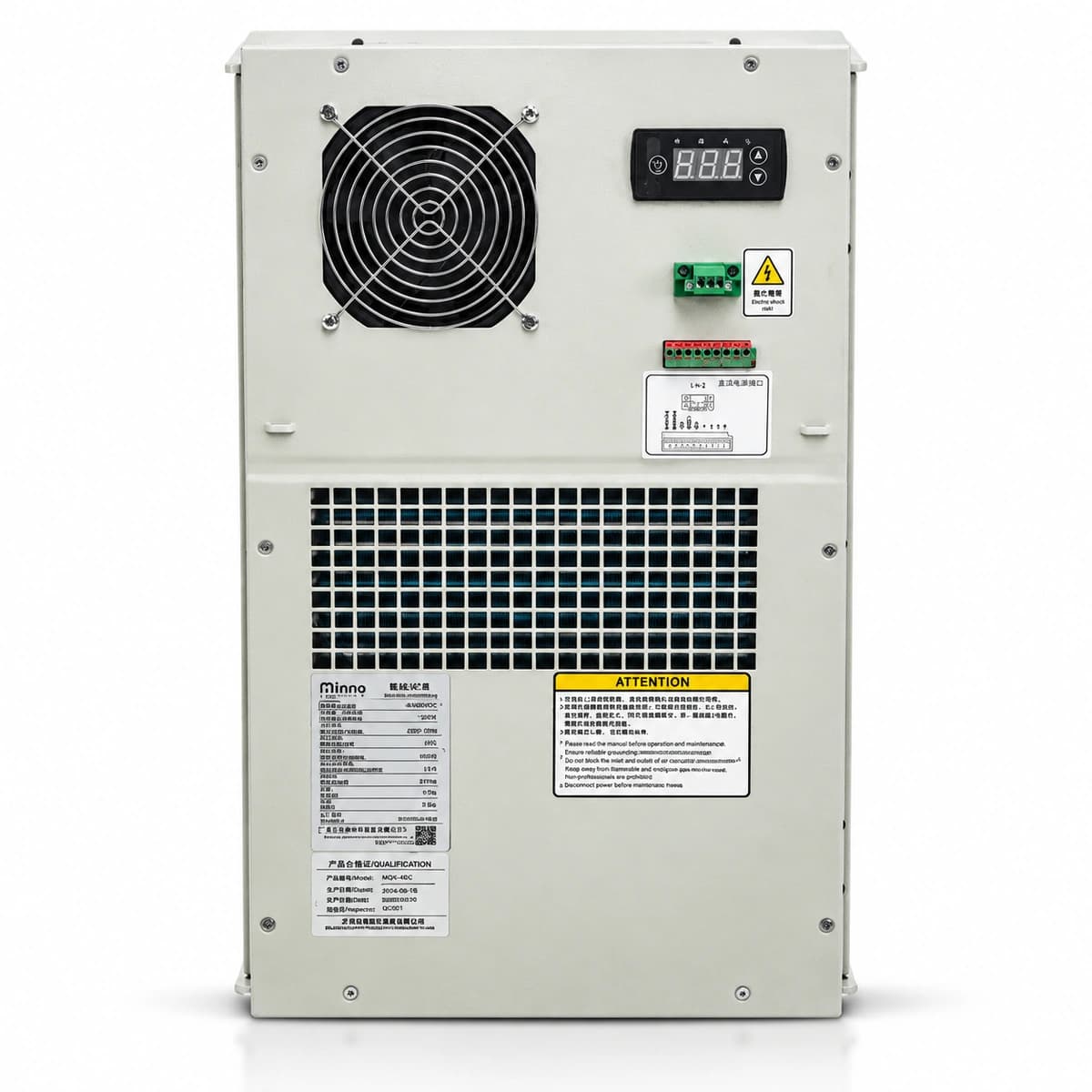 مكيف هواء عالي الكفاءة RICEWIND BPD0600 بتيار مستمر -48 فولت وبقدرة 600 واط لكبائن الاتصالات (IP55) - المنظر الأمامي الخارجي وشبكات توجيه تدفق الهواء